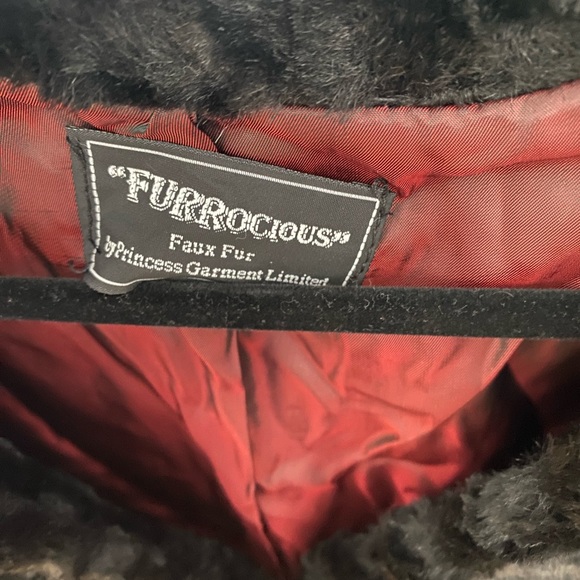 Vest - Picture 4 of 6